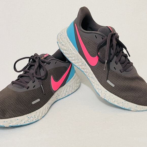 Nike Revolution 5 Women's Size 11 Grey Pink Blue Running Shoes Sneaker CU4830001 - Picture 1 of 10